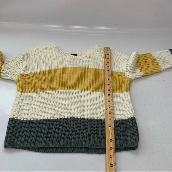 Moon Madison Womans Sweater Small Crop Color Block Waffle Knit 3/4 Sleeve Soft - Picture 9 of 10